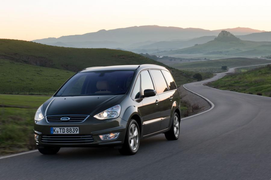  Ford S-Max 2010 года  (фото 9 из 21)